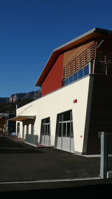 Costruzioni Dallapè Srl edificio moderno con design innovativo.