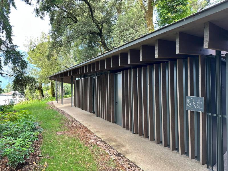Struttura moderna in legno nel Parco Arciducale Arco, costruita da Dallapè Srl.