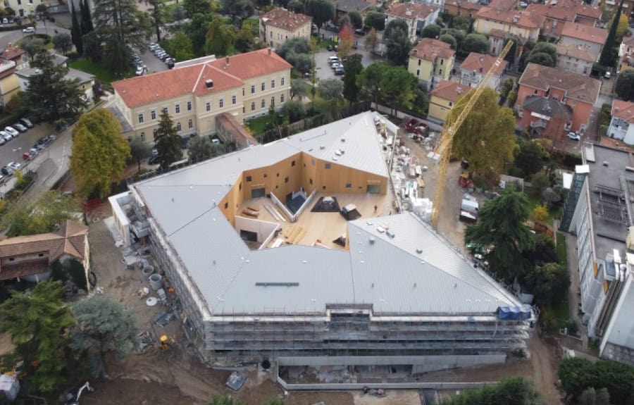Costruzioni Dallapè Srl, edificio in costruzione a Riva del Garda.