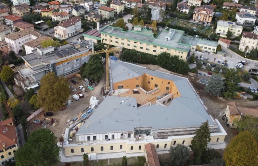 Costruzioni Dallapè Srl edificio in fase di completamento a Riva del Garda.