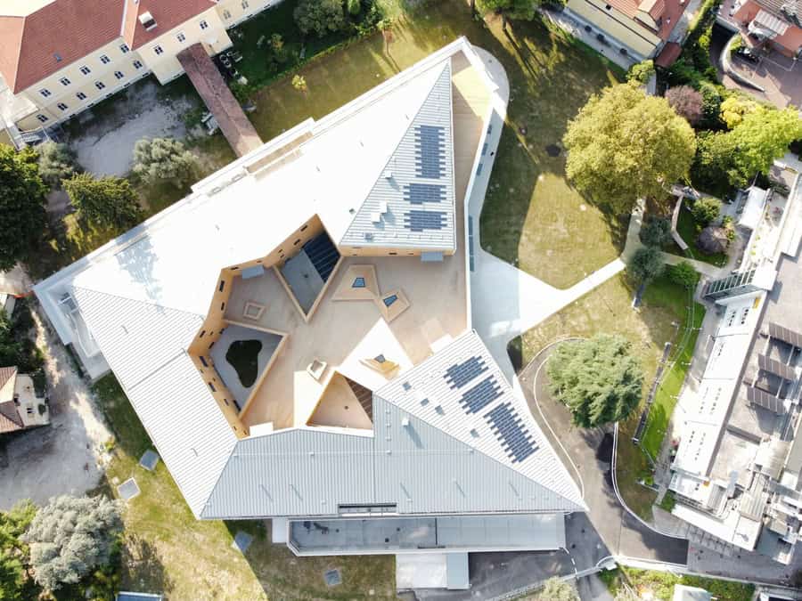 Costruzioni Dallapè Srl, edificio innovativo a Riva del Garda.
