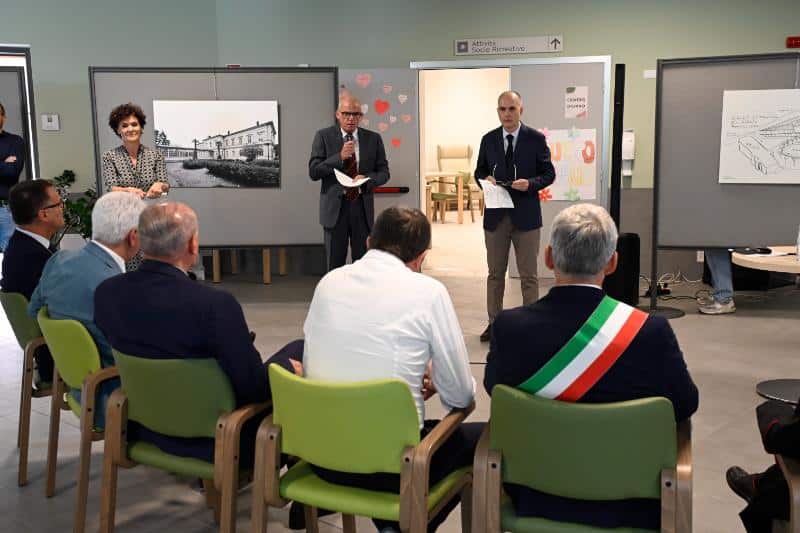 Incontro ufficiale con relatori e pubblico a Cittadella dell’accoglienza Riva del Garda.